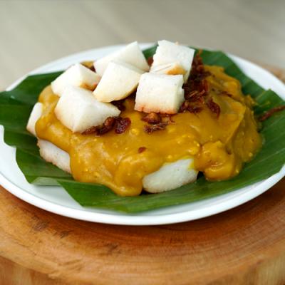 Ketupat Kuah Sate